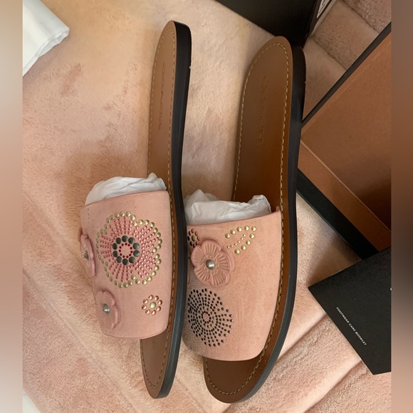 💕Coach peony riveted tea rose suede slides - Picture 4 of 11